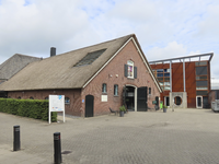 907053 Gezicht op de Brazzerie Abrona (voormalige boerderij Nyevelt, Haarlerberg 56C) in de wijk Veldhuizen te De Meern ...